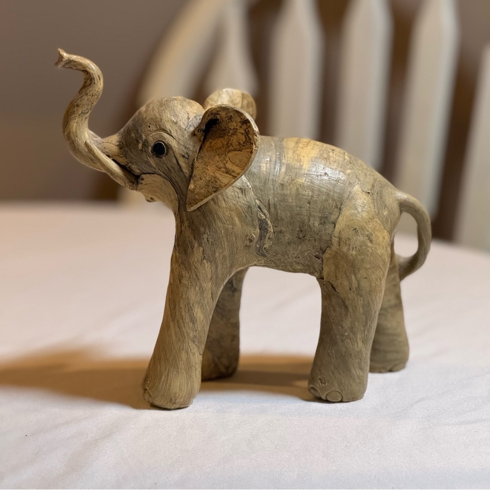Handcrafted Wooden Elephant Figurine -‎ Natural Brown